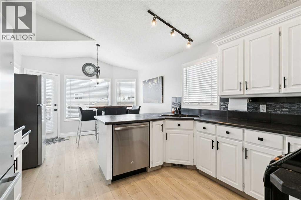438 Sheep River Point, Okotoks, Alberta  T1S 1S3 - Photo 12 - A2336549