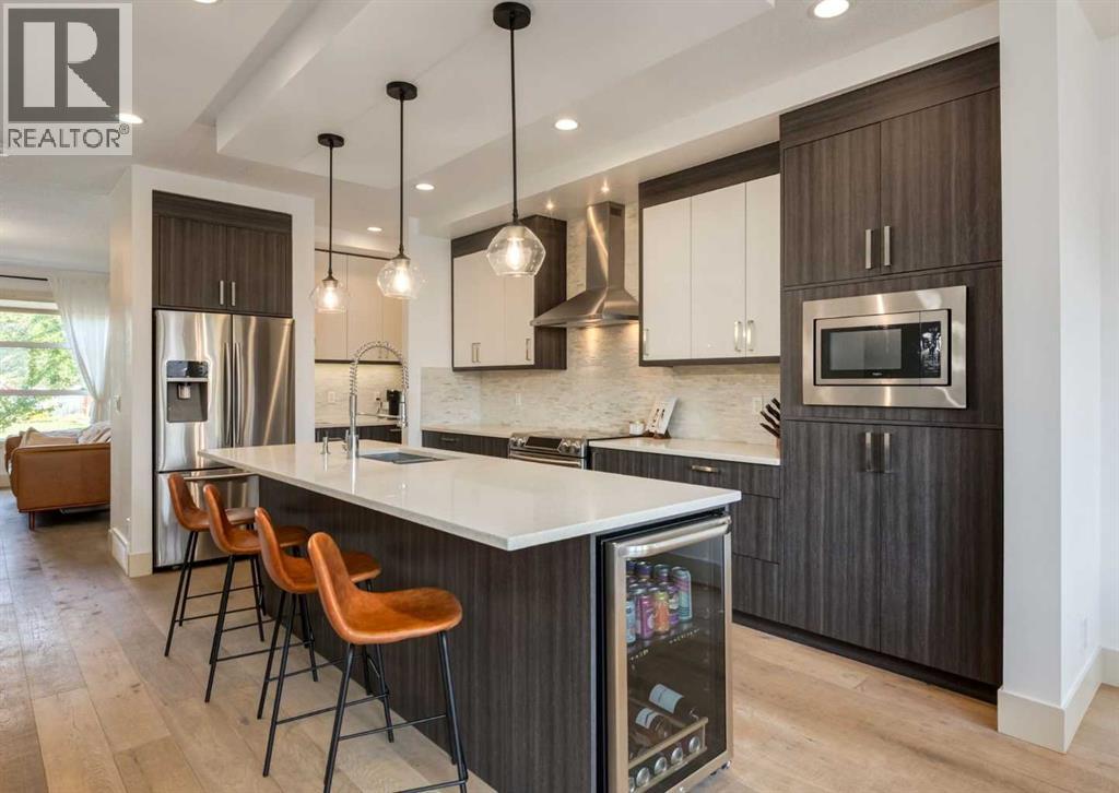 4624 83 Street NW, Calgary, Alberta  T3B 2R2 - Photo 9 - A2340565