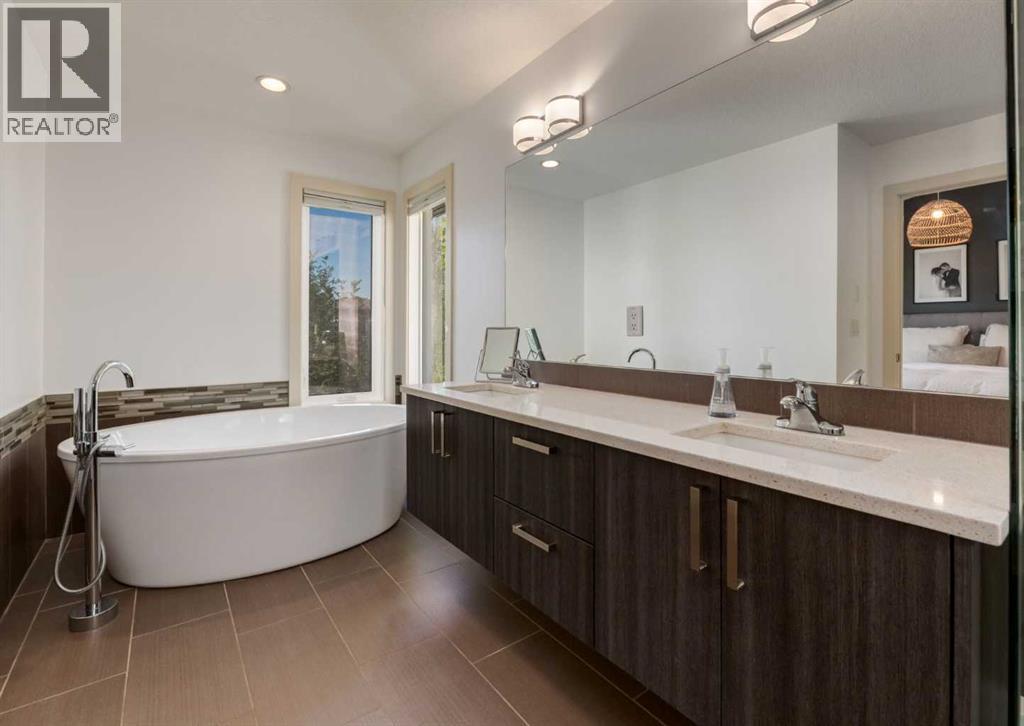 4624 83 Street NW, Calgary, Alberta  T3B 2R2 - Photo 23 - A2340565