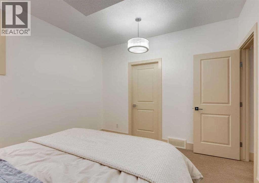 4624 83 Street NW, Calgary, Alberta  T3B 2R2 - Photo 39 - A2340565