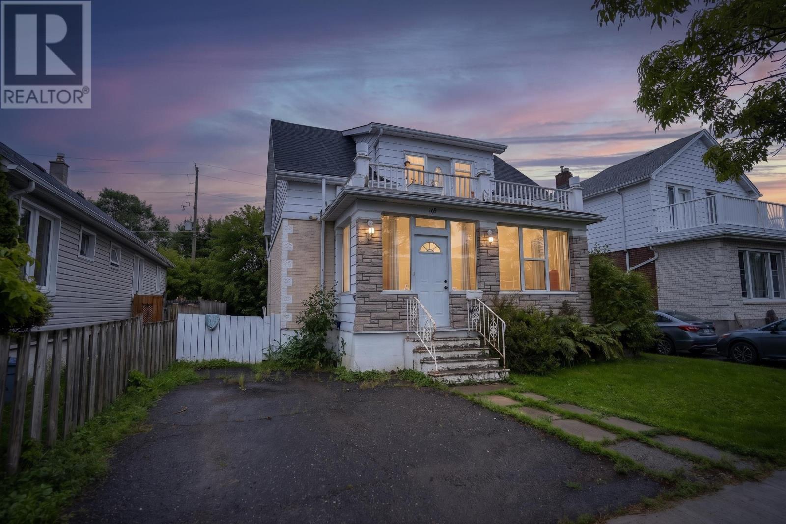 308 Archibald St N, Thunder Bay, Ontario  P7C 3Y4 - Photo 1 - TB2602545