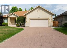 582 RIVERSIDE DRIVE, St Clair, Ontario