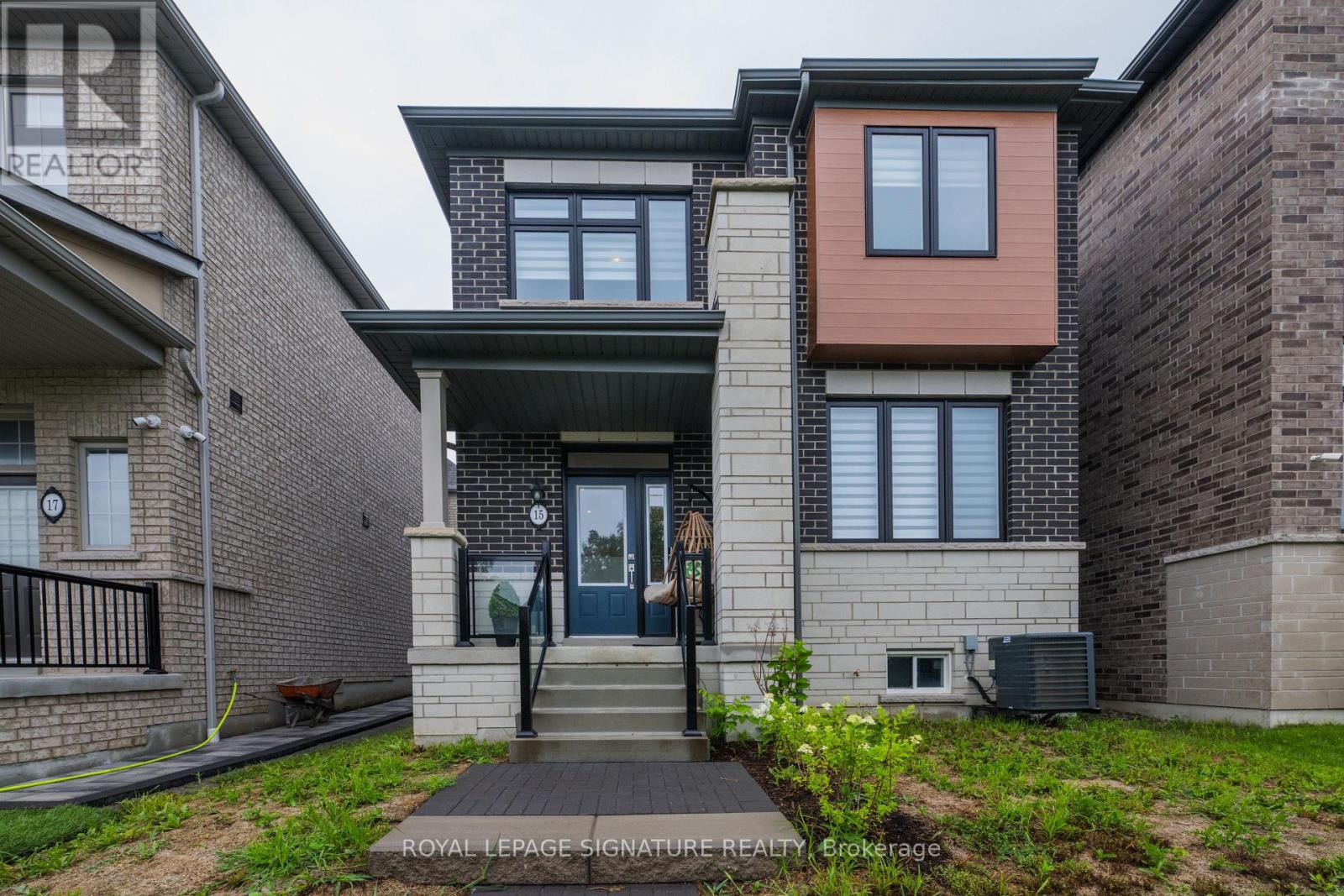 15 MOUNTAINSIDE CRESCENT, Whitby, Ontario