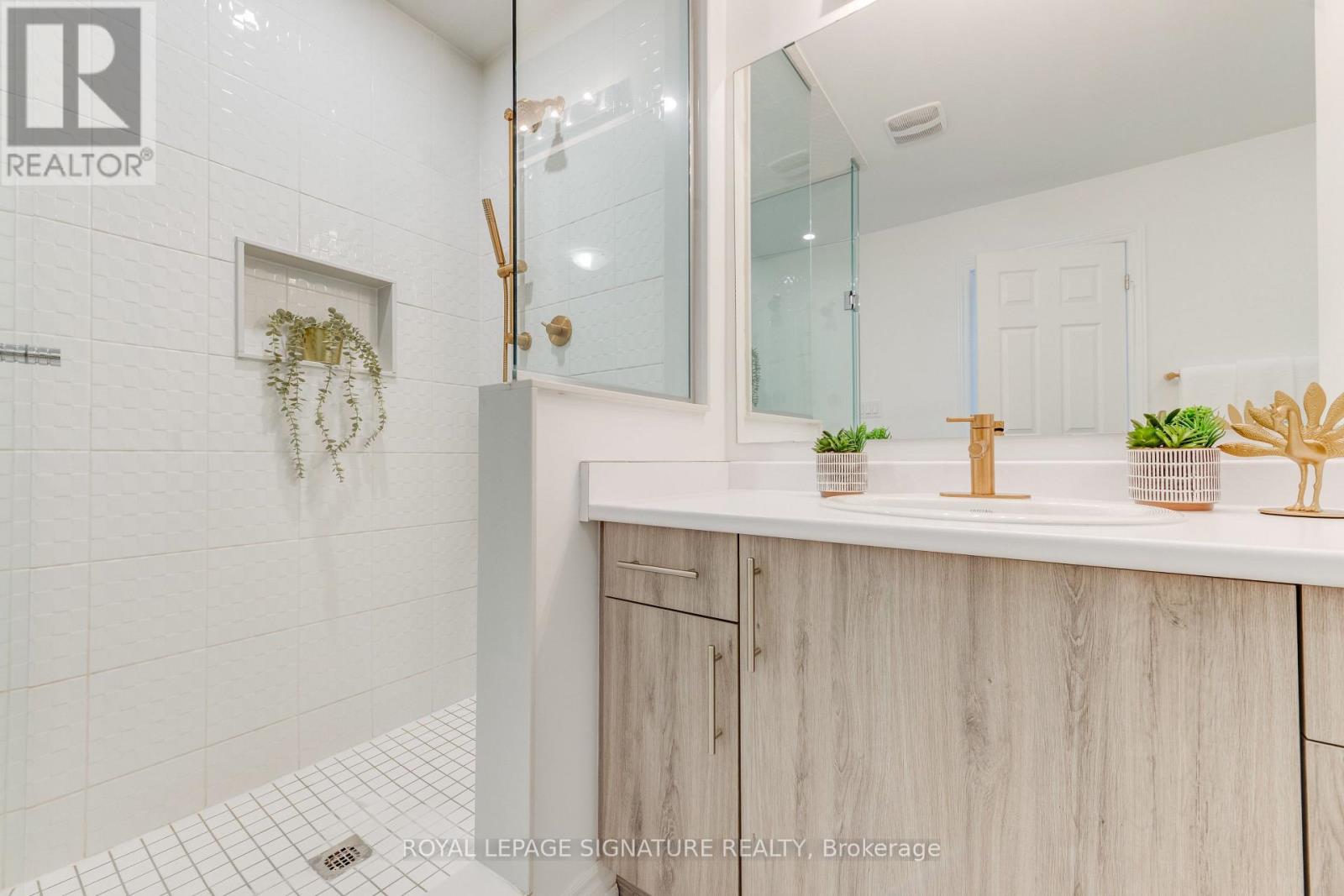 15 Mountainside Crescent, Whitby, Ontario  L1R 0P5 - Photo 24 - E13595734