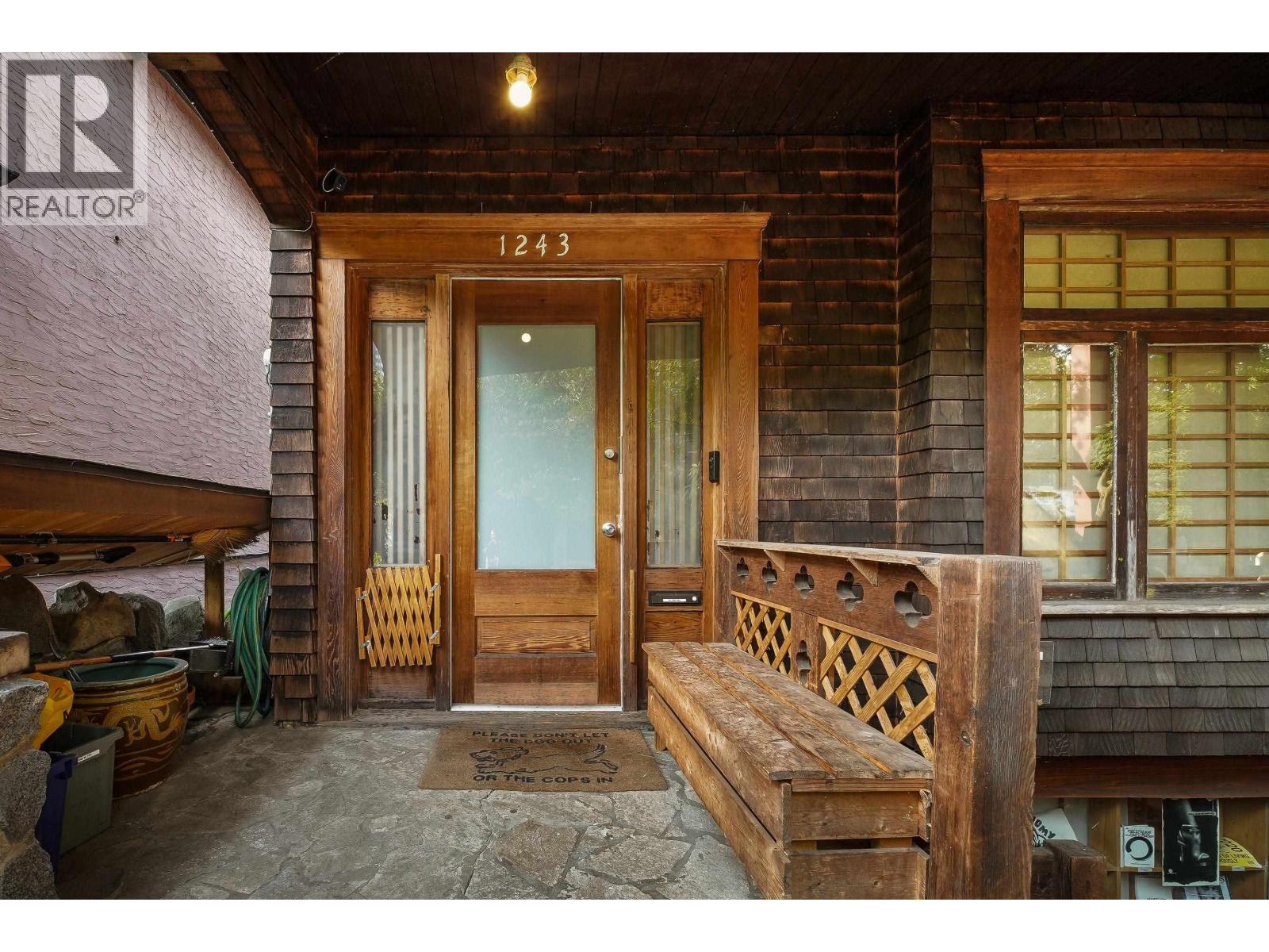 1243 W 7th Avenue, Vancouver, British Columbia  V6H 1B7 - Photo 2 - R3159350