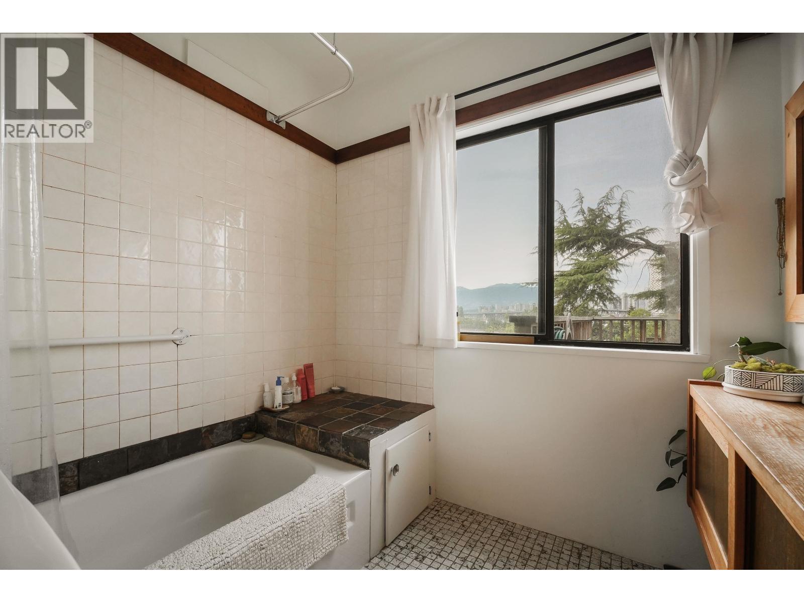 1243 W 7th Avenue, Vancouver, British Columbia  V6H 1B7 - Photo 24 - R3159350