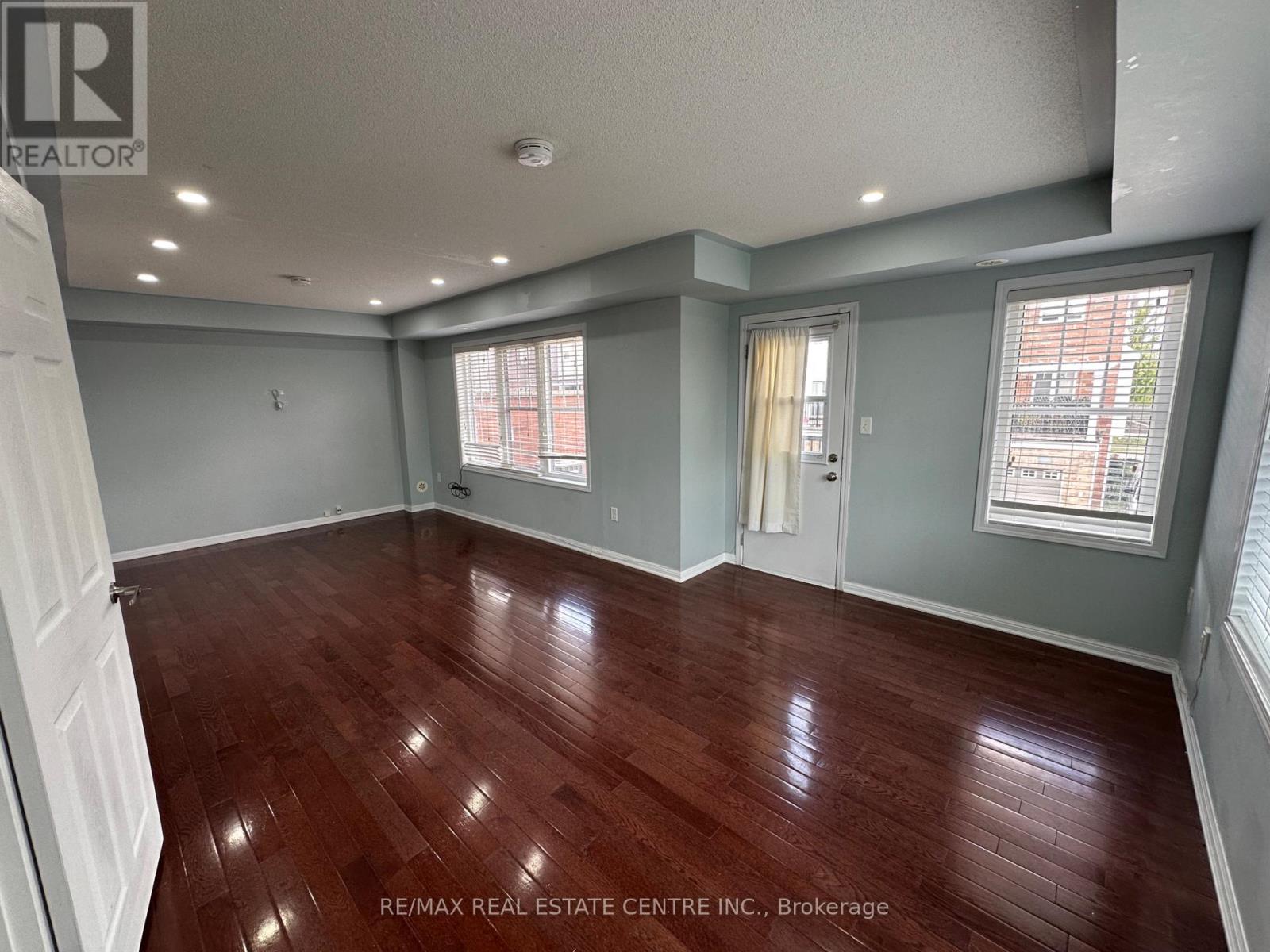 Residential - 52 Commuter Drive, Brampton, Ontario  L7A 0R3 - Photo 14 - W13711522