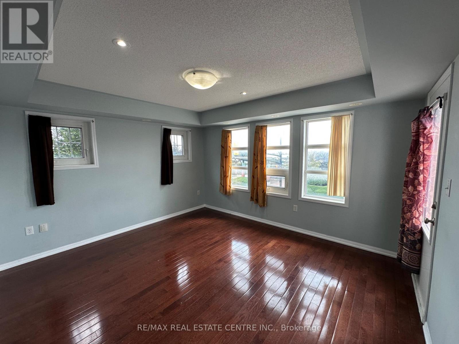 Residential - 52 Commuter Drive, Brampton, Ontario  L7A 0R3 - Photo 26 - W13711522