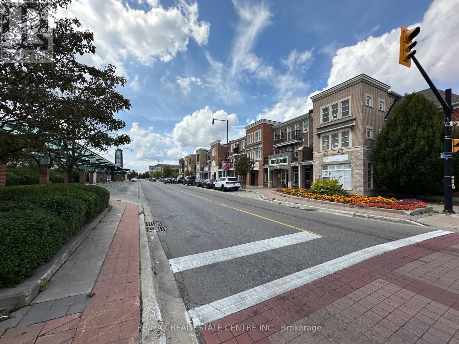 Residential - 52 Commuter Drive, Brampton, Ontario  L7A 0R3 - Photo 6 - W13711522