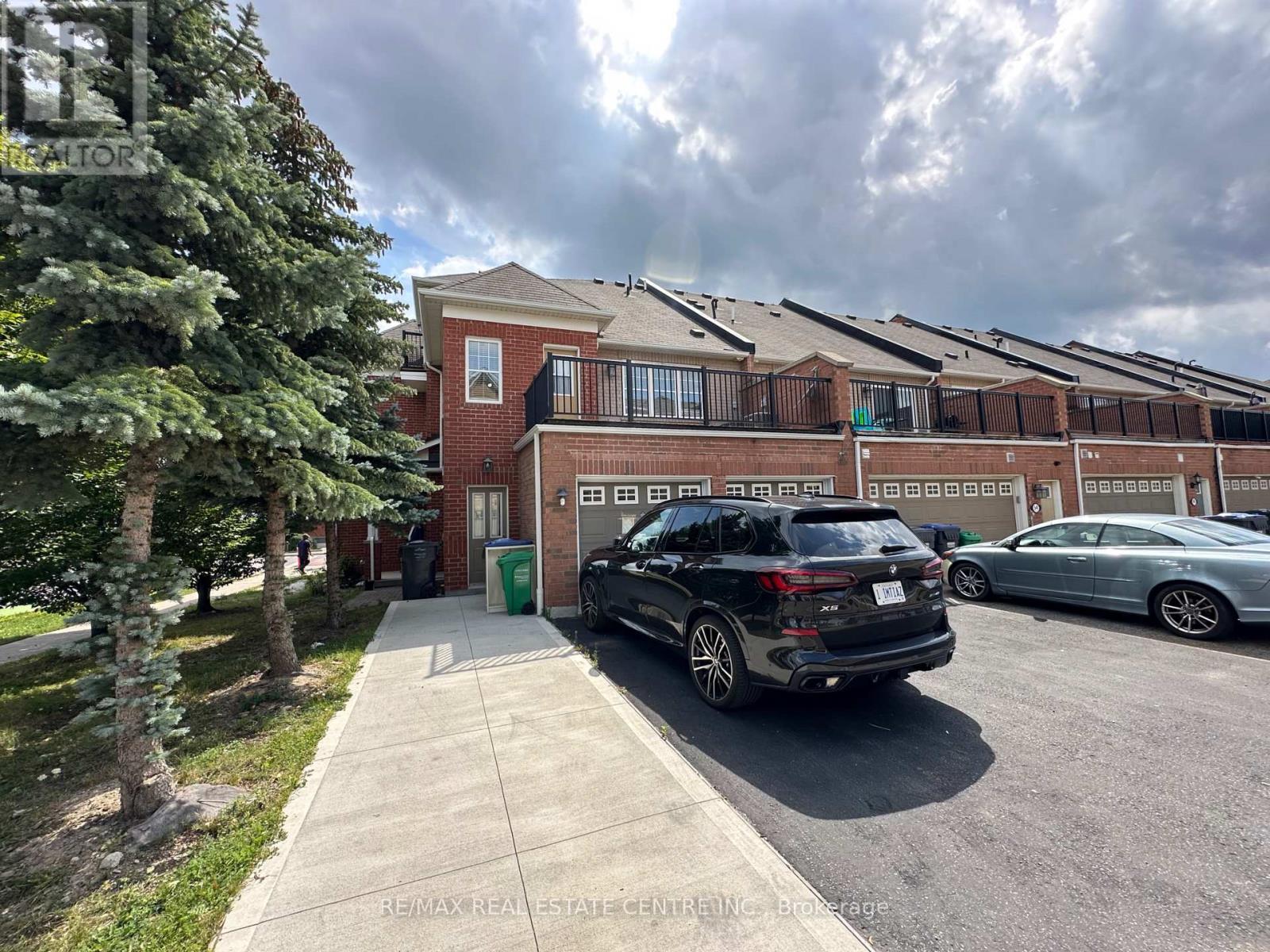 Residential - 52 Commuter Drive, Brampton, Ontario  L7A 0R3 - Photo 7 - W13711522