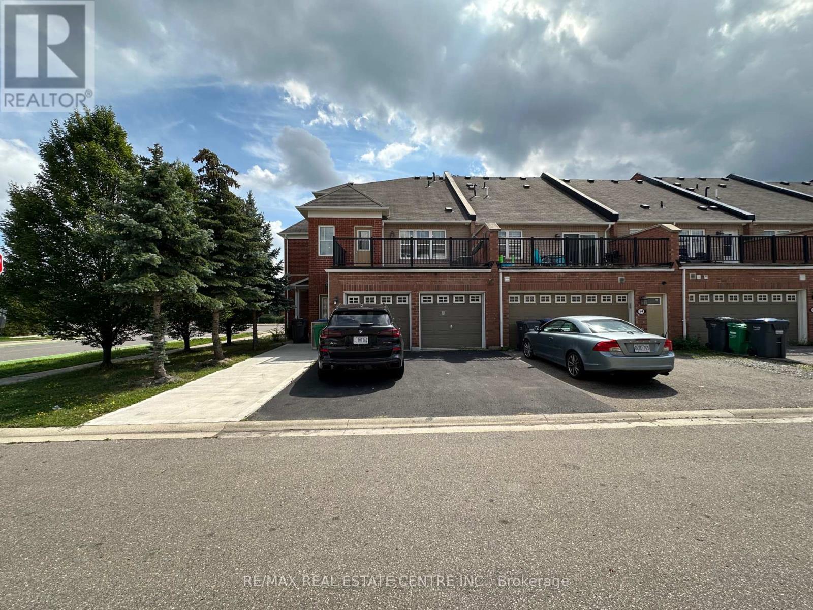 Residential - 52 Commuter Drive, Brampton, Ontario  L7A 0R3 - Photo 8 - W13711522