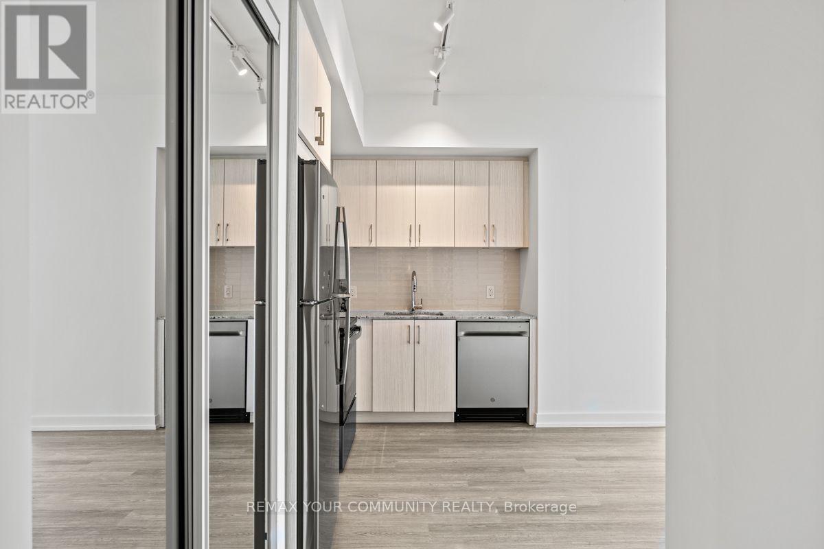 1802 - 4010 Eglinton Avenue, Toronto, Ontario  M9A 0G5 - Photo 3 - W13713340