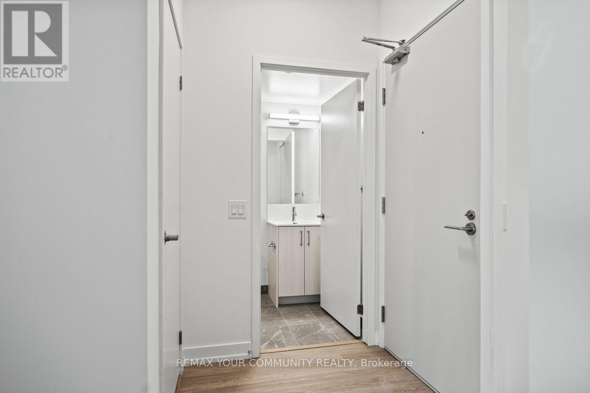 1802 - 4010 Eglinton Avenue, Toronto, Ontario  M9A 0G5 - Photo 2 - W13713340