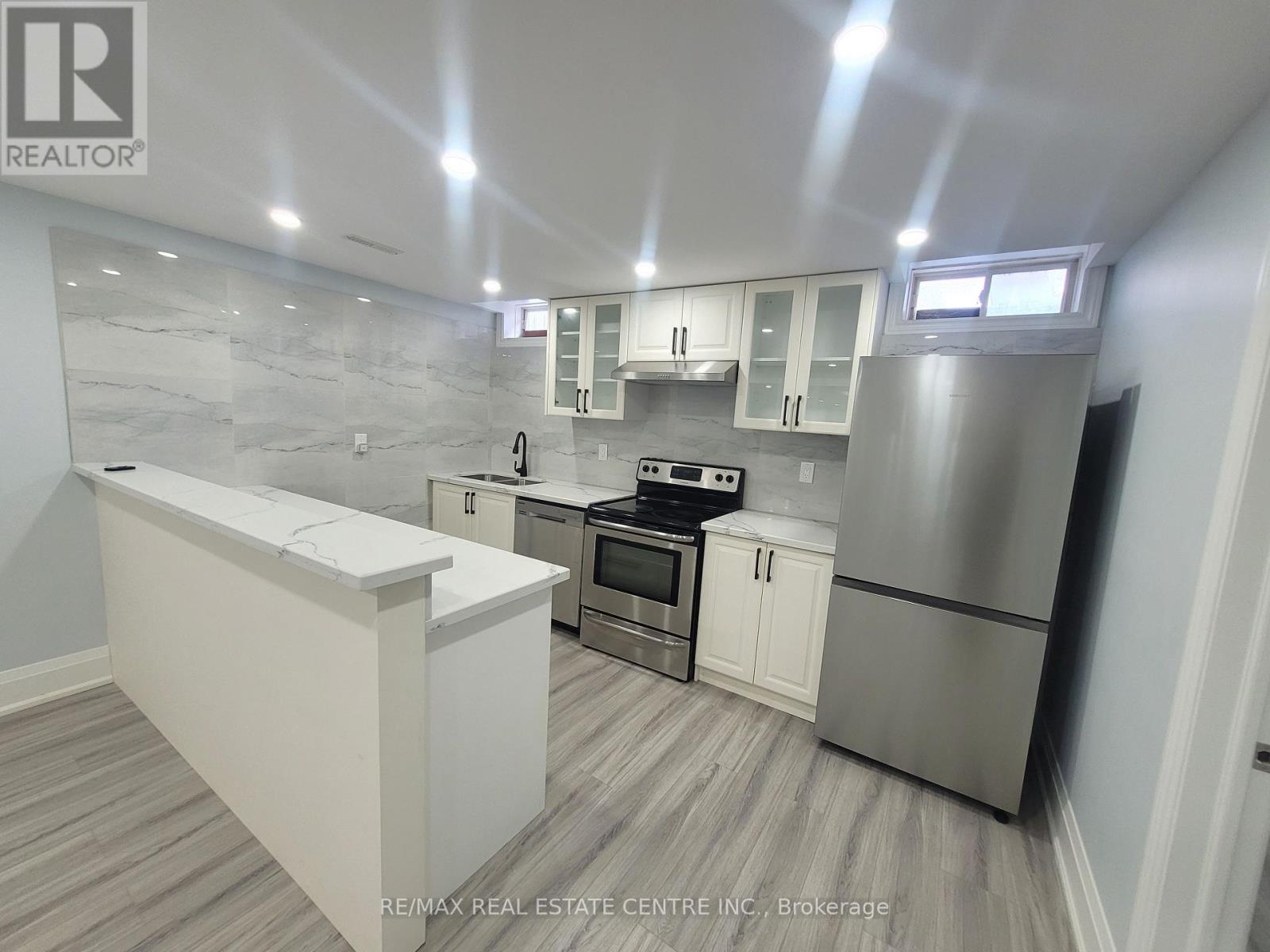 3081 Mission Hill Drive, Mississauga, Ontario  L5M 0B8 - Photo 29 - W13713572