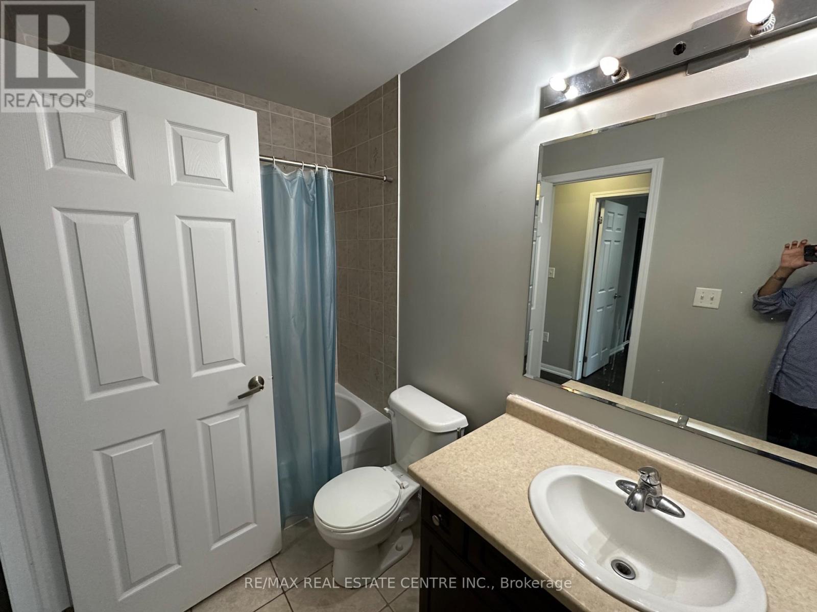 Residential - 52 Commuter Drive, Brampton, Ontario  L7A 0R3 - Photo 37 - W13711522