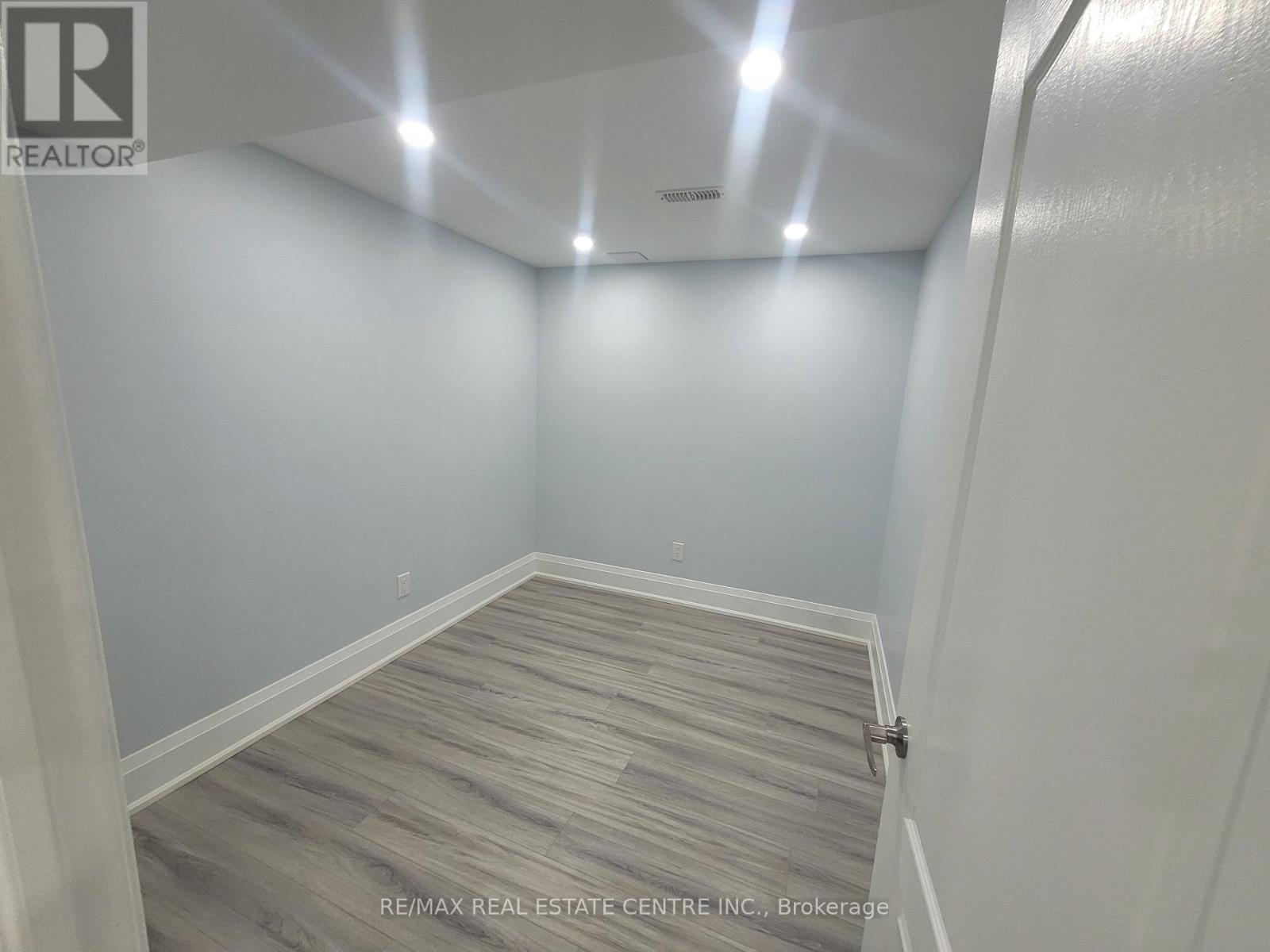 3081 Mission Hill Drive, Mississauga, Ontario  L5M 0B8 - Photo 33 - W13713572