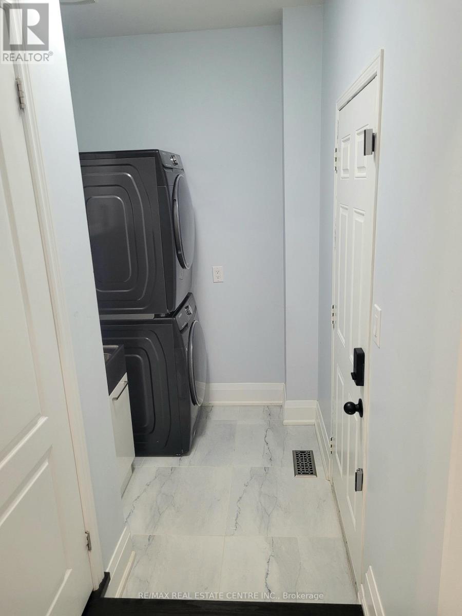 3081 Mission Hill Drive, Mississauga, Ontario  L5M 0B8 - Photo 13 - W13713572