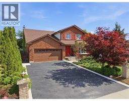 102 TRENHOLME Crescent, Hamilton, Ontario
