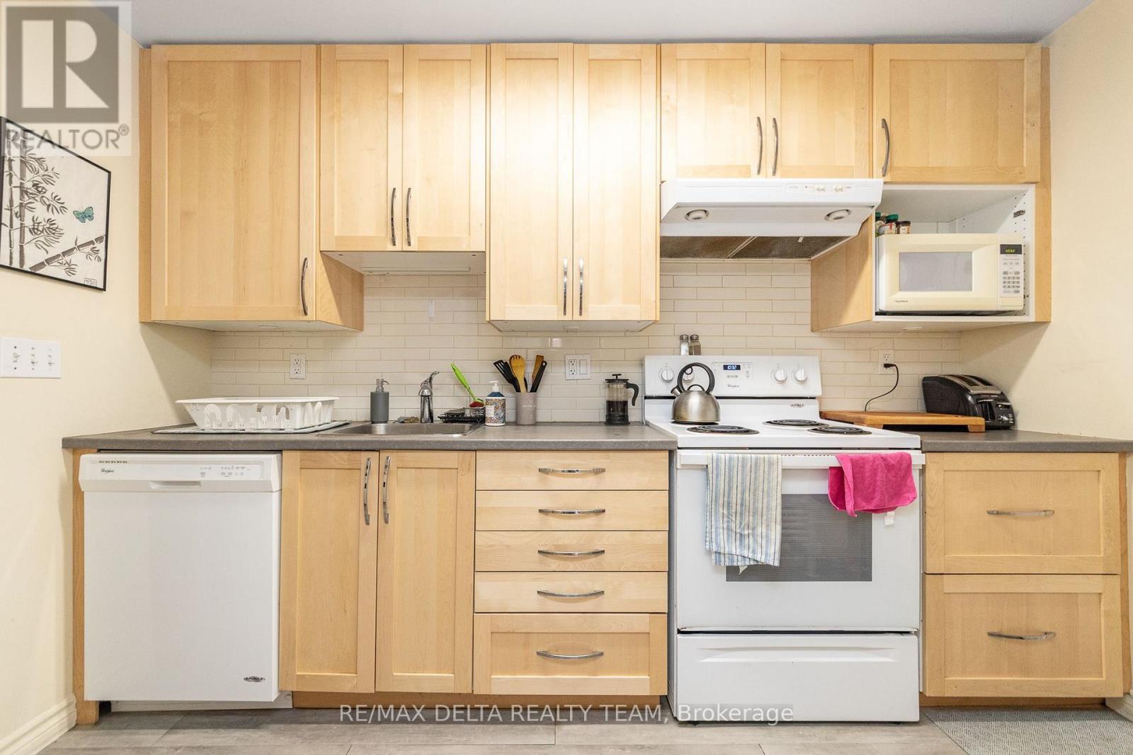 A - 192 Stanley Avenue, Ottawa, Ontario K1M 1P3 - Photo 10 - X13704810