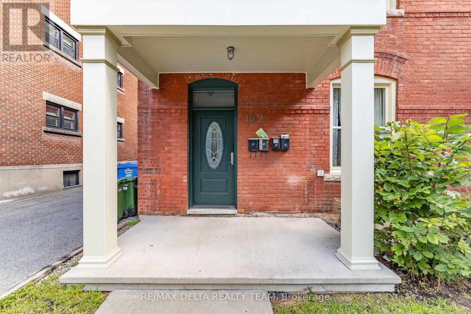 A - 192 Stanley Avenue, Ottawa, Ontario K1M 1P3 - Photo 2 - X13704810
