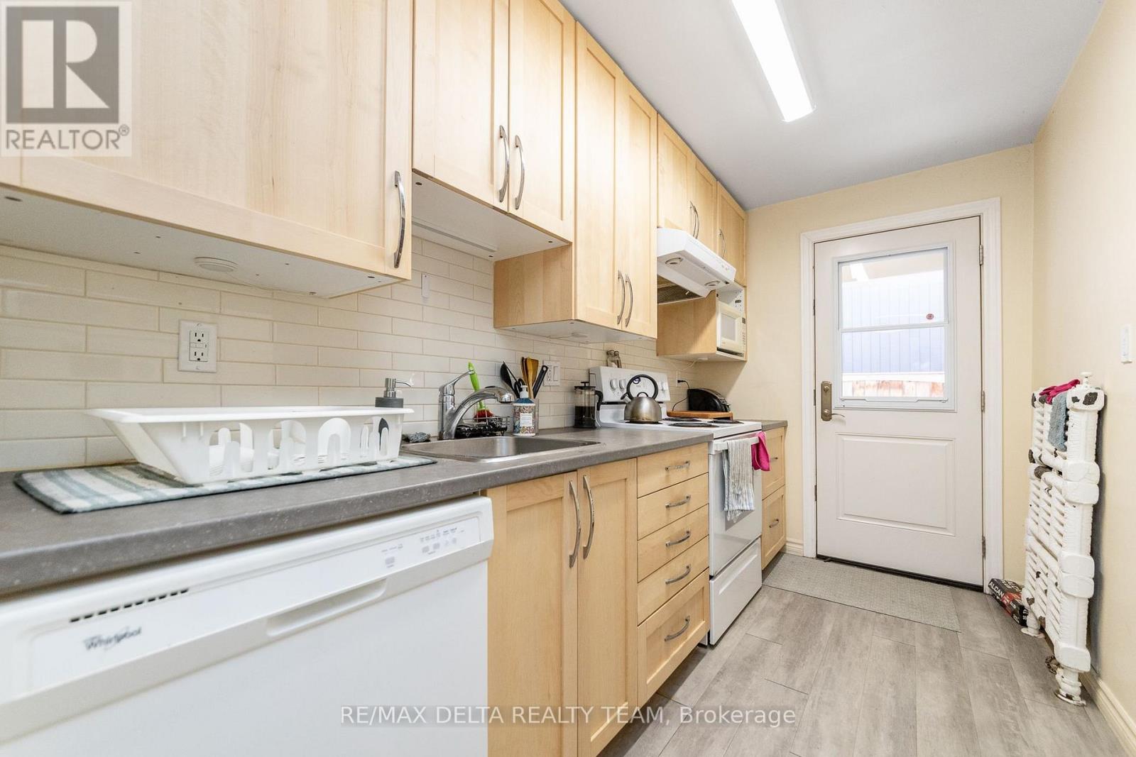 A - 192 Stanley Avenue, Ottawa, Ontario K1M 1P3 - Photo 12 - X13704810