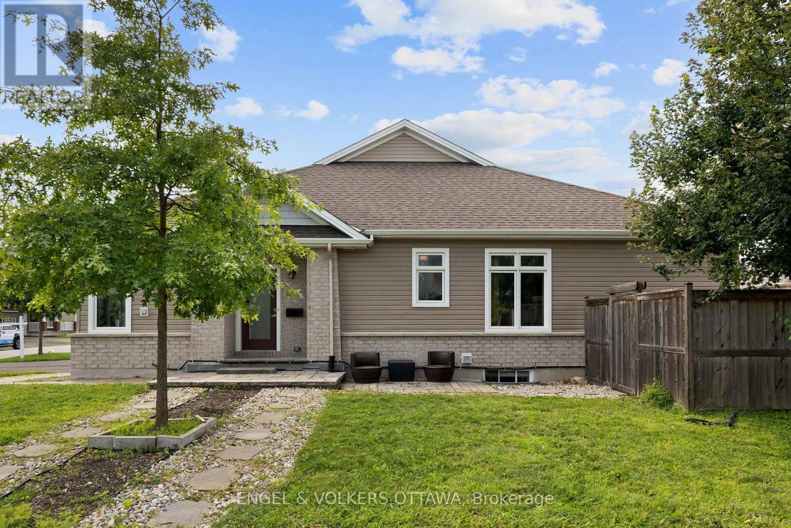 538 Silverbell Crescent, Ottawa, Ontario  K1T 0P1 - Photo 2 - X13717652