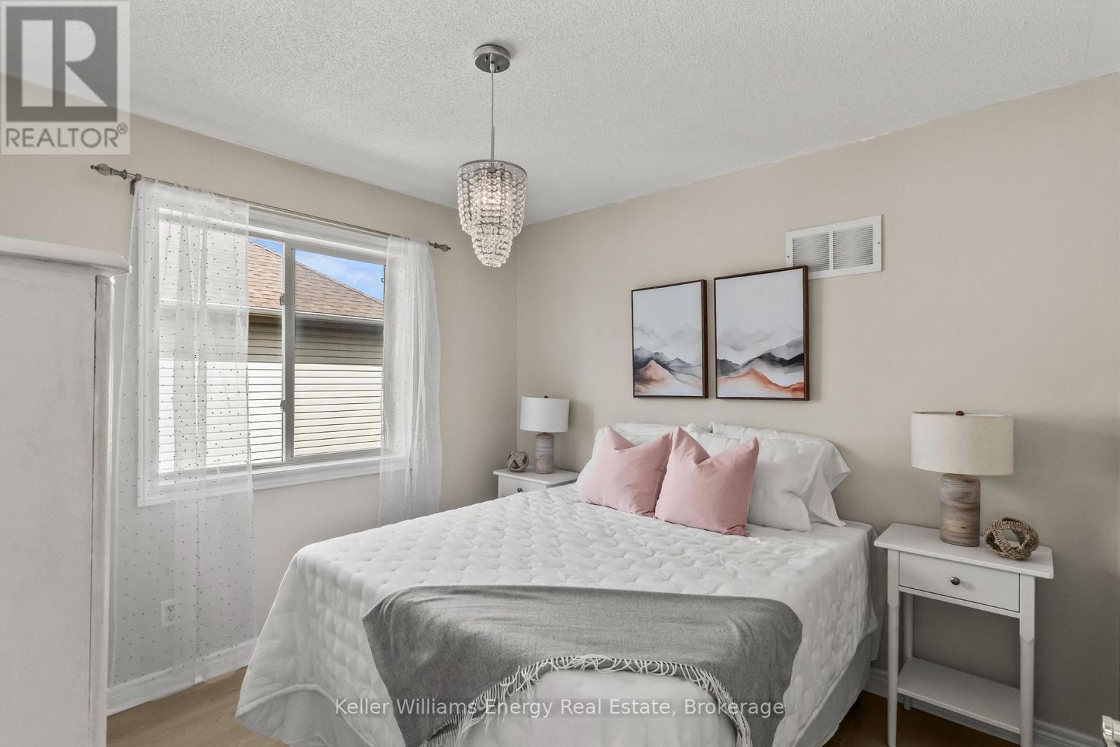 35 Virginia Drive, Whitby, Ontario L1R 2X9 - Photo 22 - E13717848