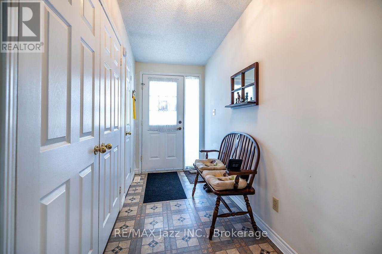 5 King Court, Clarington, Ontario  L1B 1L7 - Photo 6 - E13717976