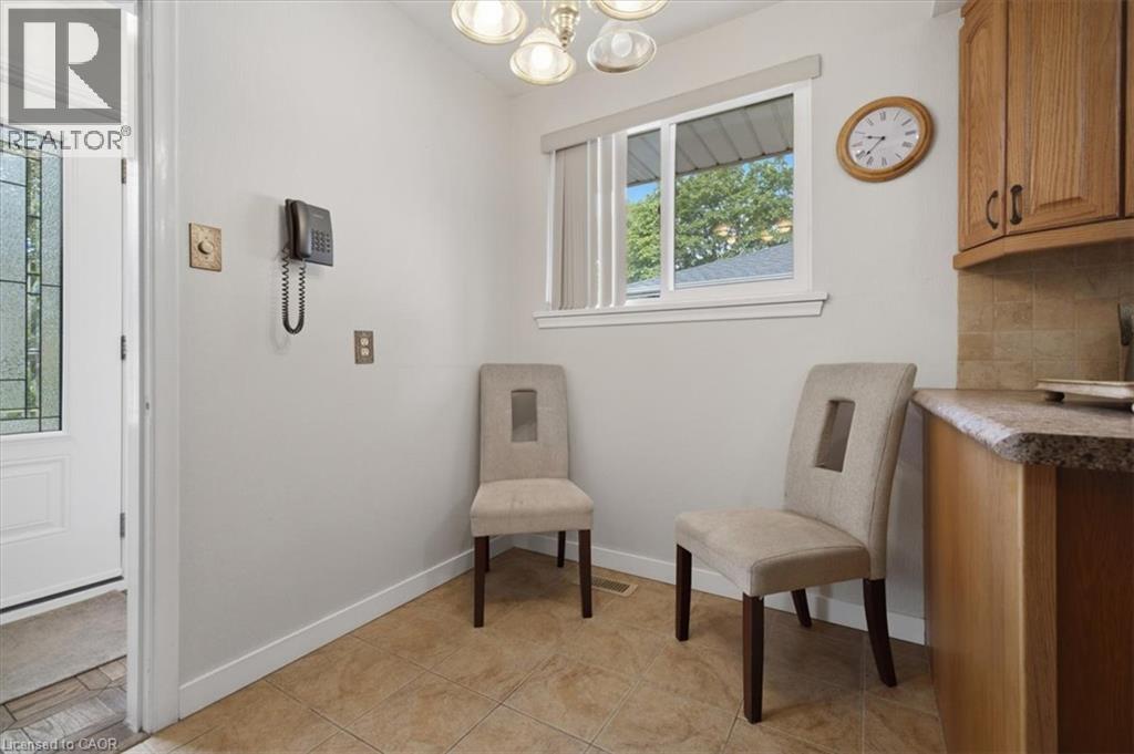 343 Duncombe Drive, Burlington, Ontario  L7L 4M2 - Photo 14 - 40857935