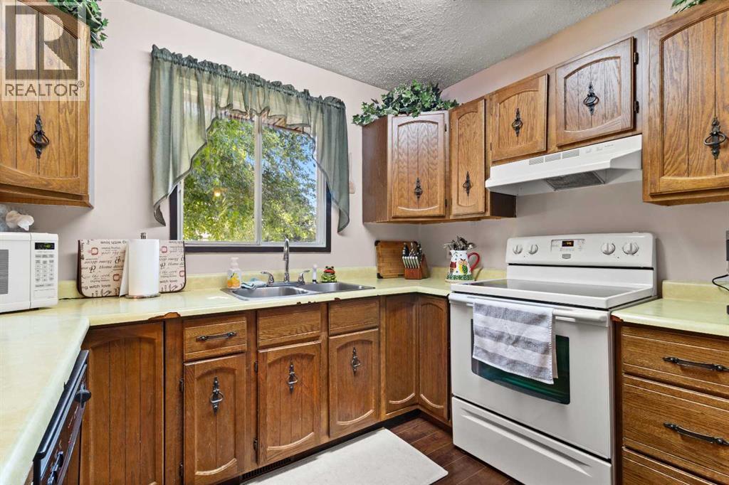 40 Laura Close, Penhold, Alberta T4G 0G5 - Photo 11 - A2339988