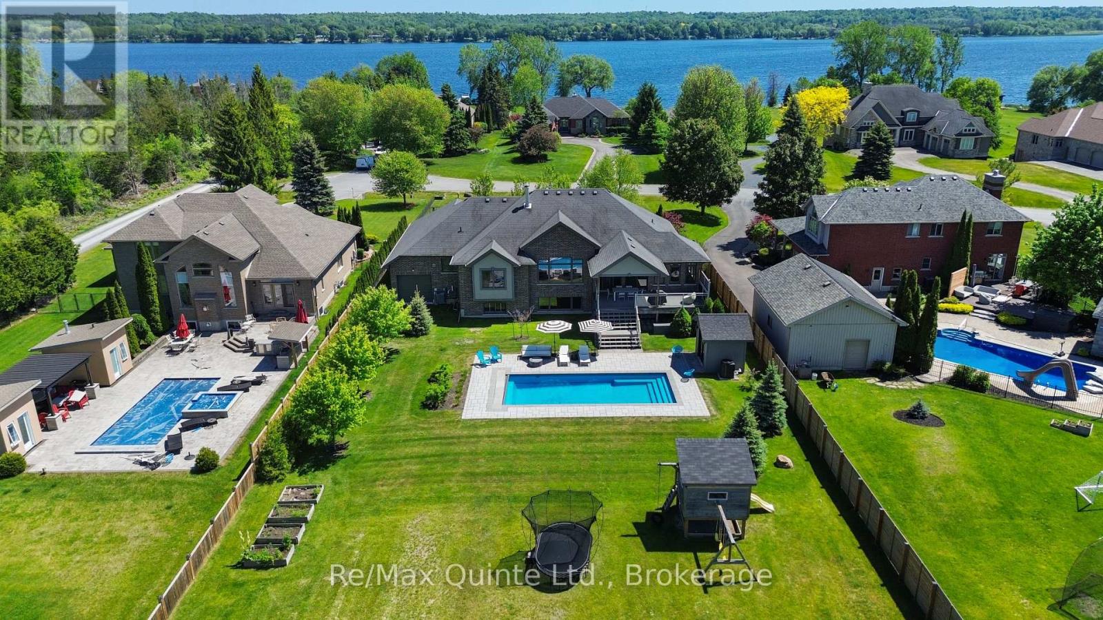 54 Settlers Landing Drive — photo 1