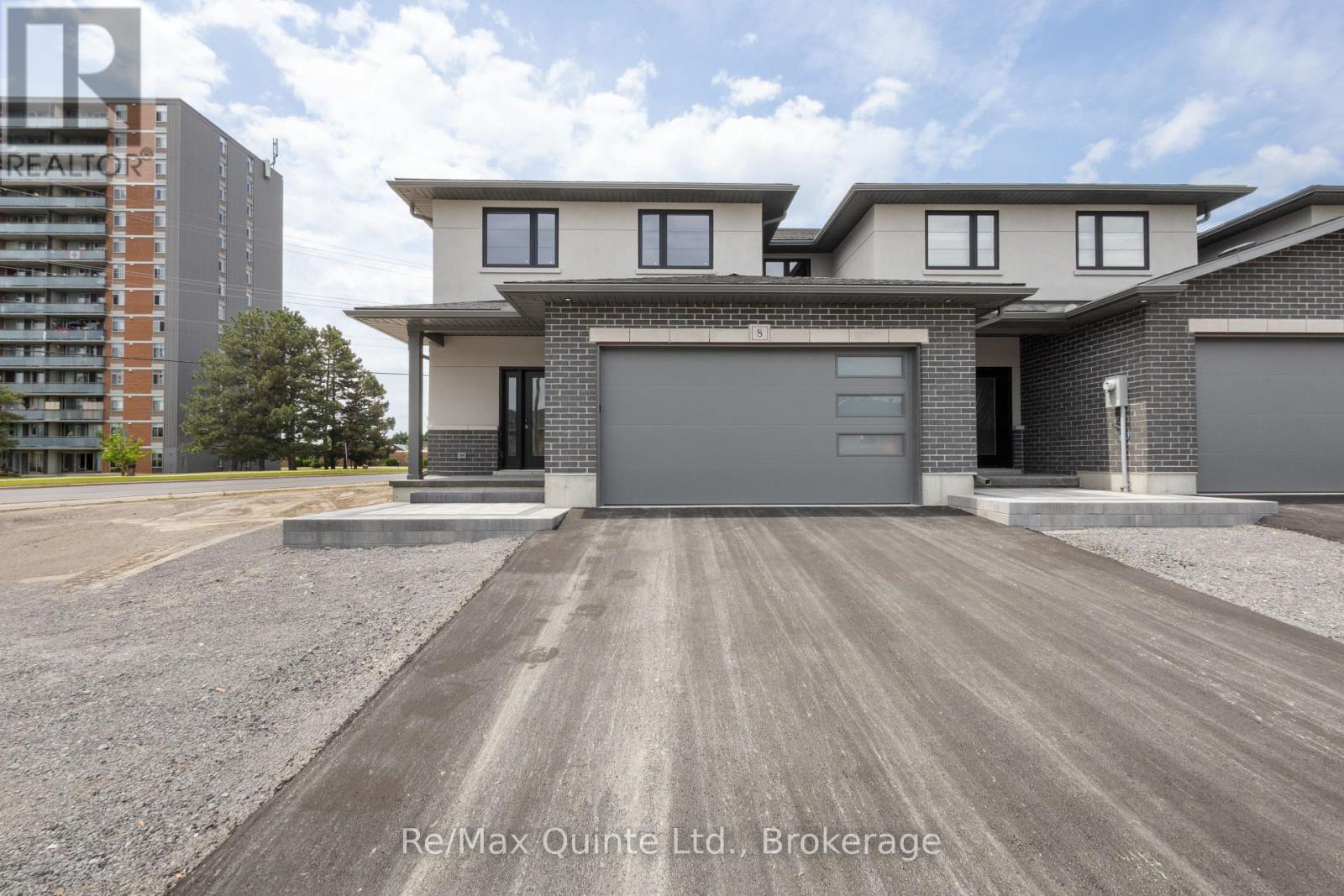8 Stinson Avenue — photo 1