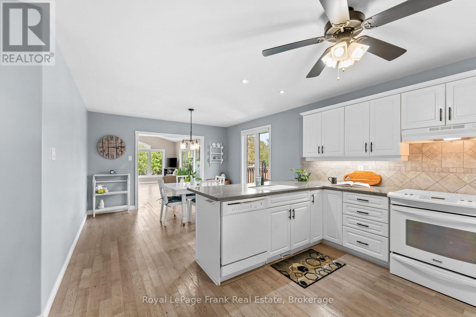 18 Matthews Court, Peterborough, Ontario  K9K 2S8 - Photo 10 - X13717782