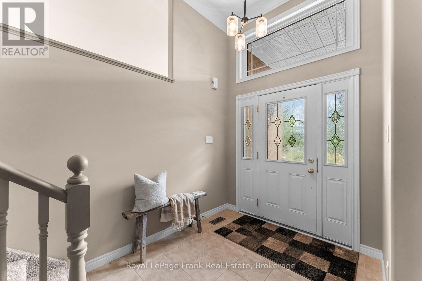 18 Matthews Court — photo 3