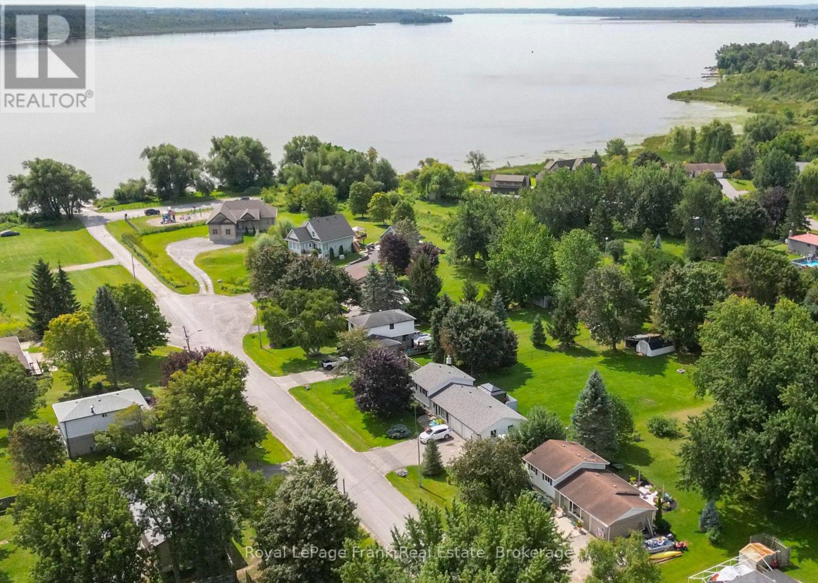 10 Chickadee Court, Kawartha Lakes, Ontario  L9L 1B6 - Photo 4 - X13717894