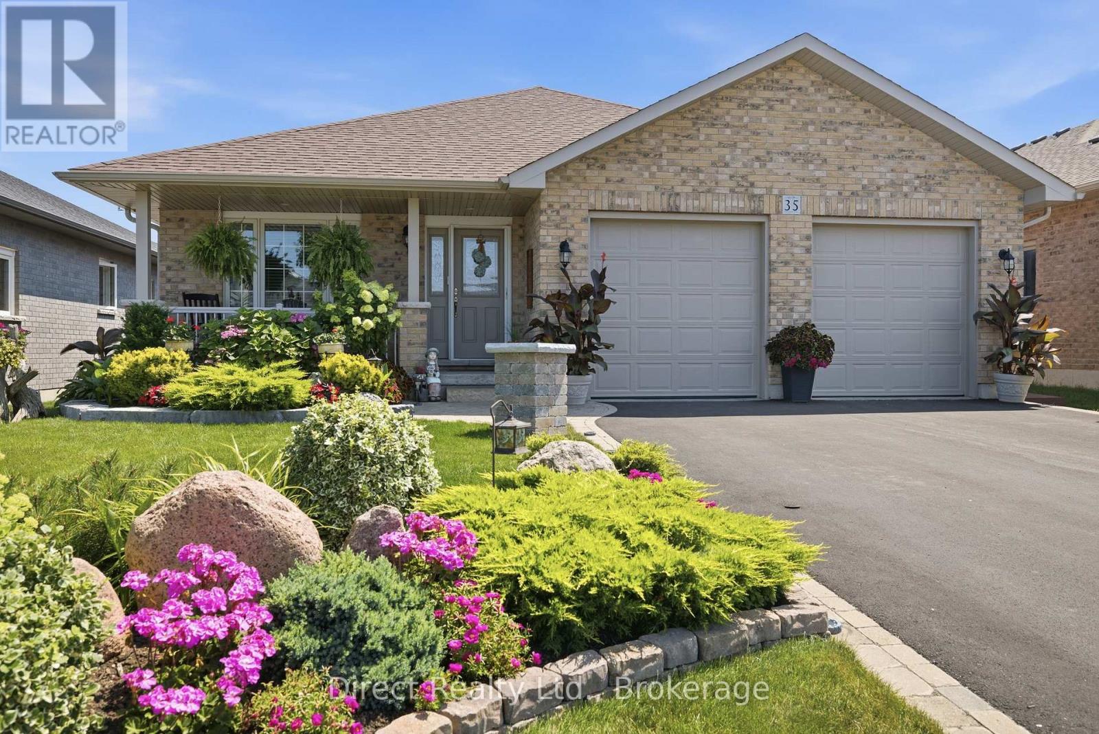 35 Hummingbird Drive — photo 1