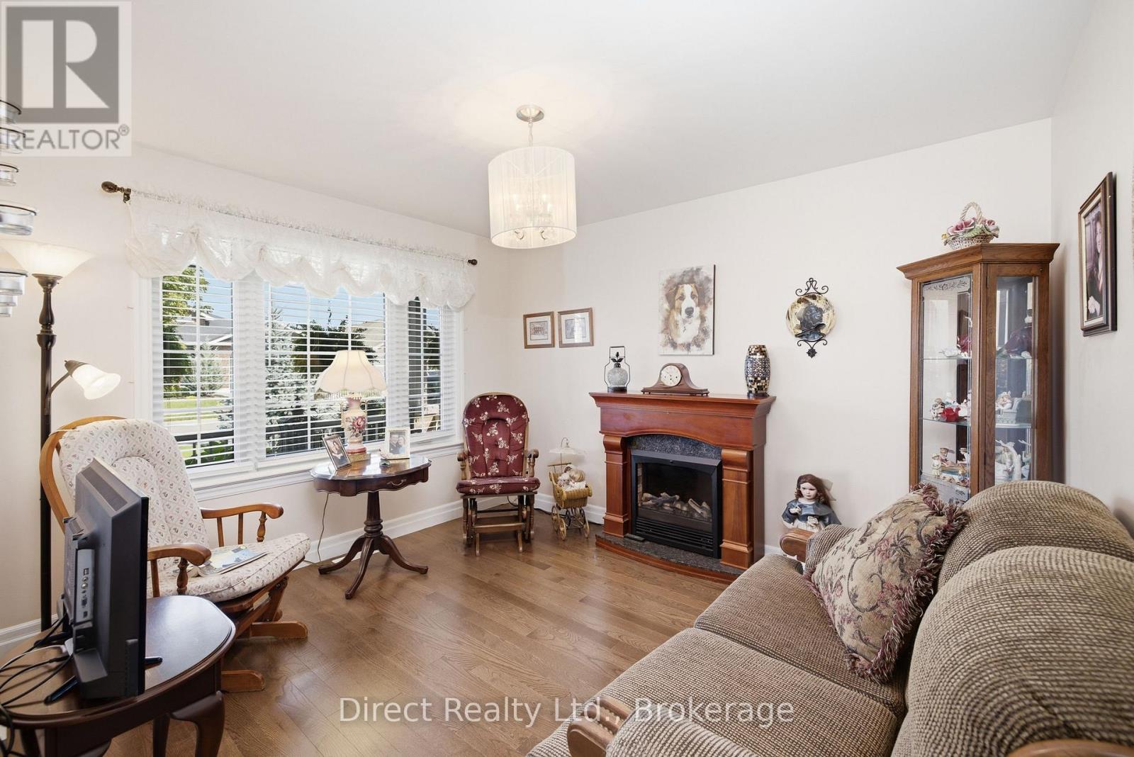 35 Hummingbird Drive — photo 3