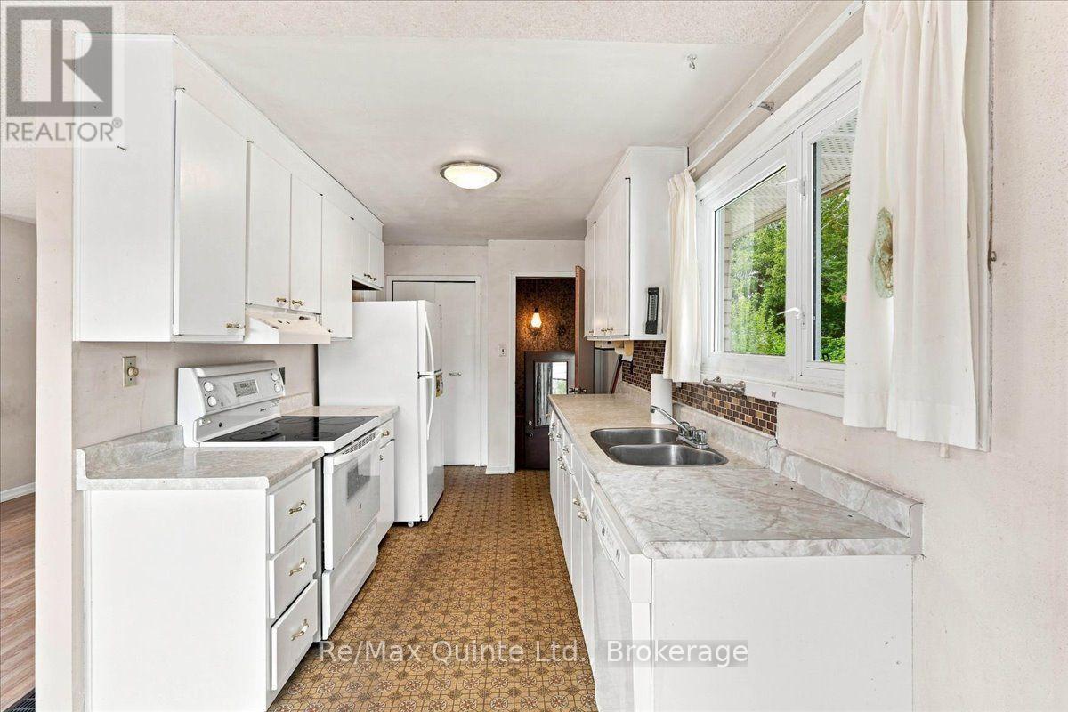 5 Simeon Street, Prince Edward County, Ontario  K0K 2T0 - Photo 10 - X13718296