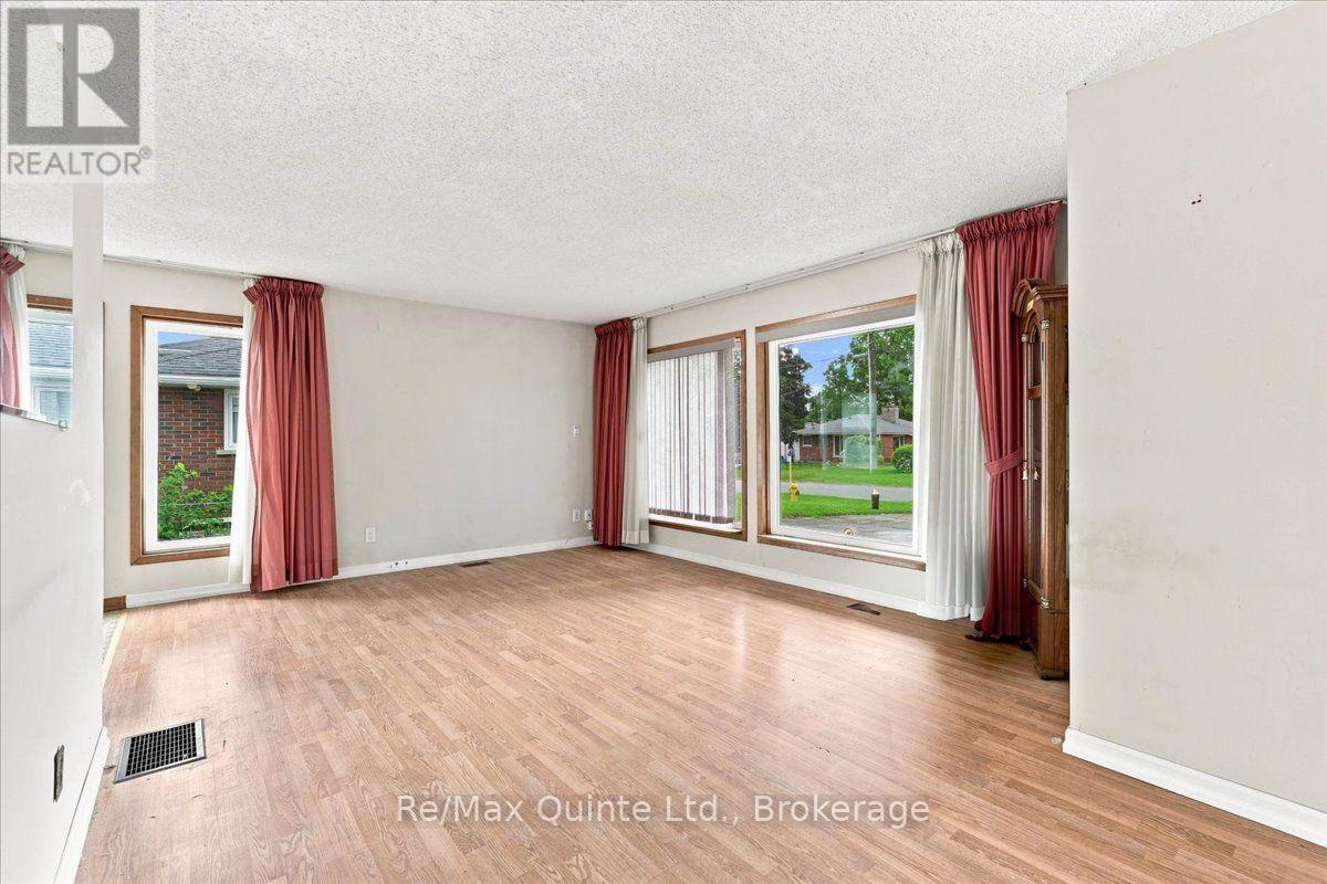 5 Simeon Street, Prince Edward County, Ontario  K0K 2T0 - Photo 5 - X13718296