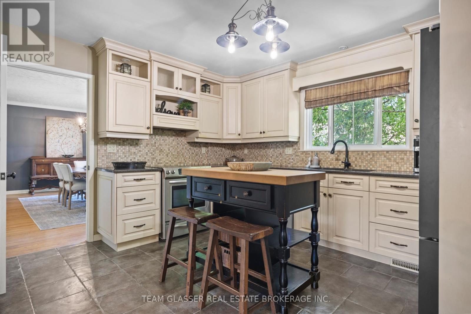 20 Parkview Drive, St. Thomas, Ontario  N5R 4B6 - Photo 16 - X13717884