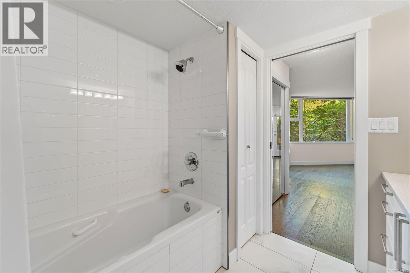 102 158 Promenade Dr, Nanaimo, British Columbia  V9R 6M7 - Photo 35 - 1047990