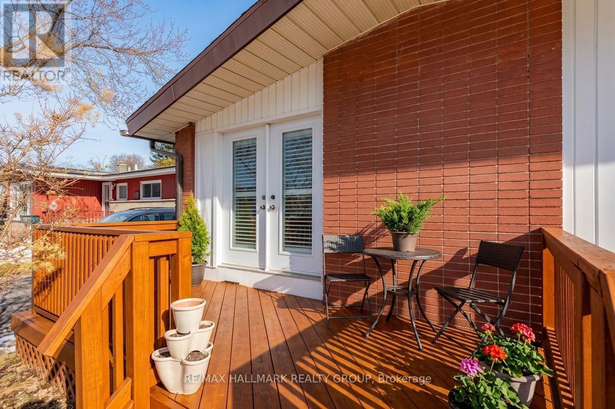 2223 Halifax Drive, Ottawa, Ontario  K1G 2W4 - Photo 3 - X13717810