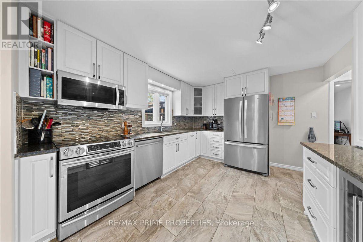 1009 Driftwood Crescent, Ottawa, Ontario  K1C 2N9 - Photo 11 - X13717942