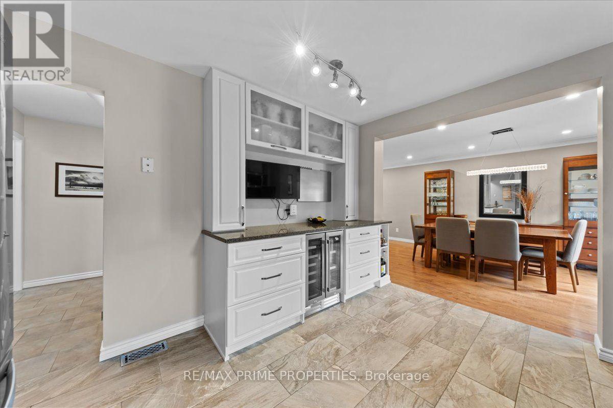 1009 Driftwood Crescent, Ottawa, Ontario  K1C 2N9 - Photo 15 - X13717942