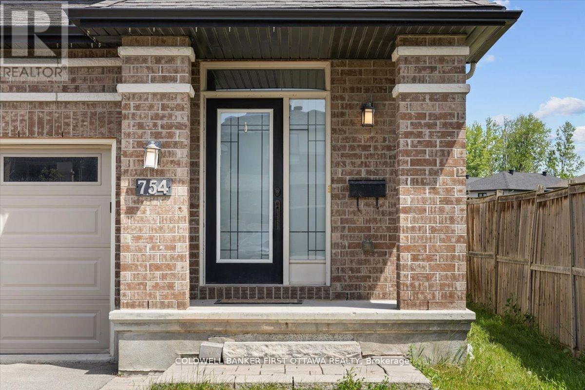 754 Brian Good Avenue, Ottawa, Ontario  K4M 0E3 - Photo 2 - X13718128