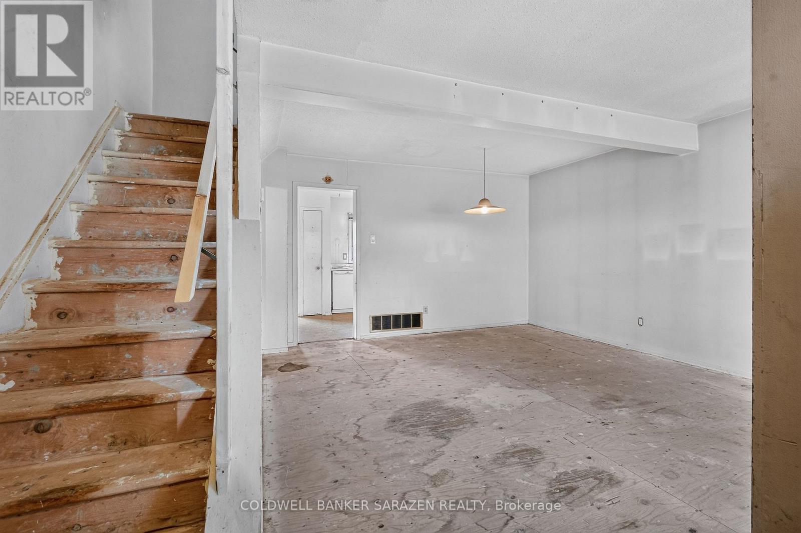 2027 Kelden Crescent, Ottawa, Ontario  K1B 4Y1 - Photo 7 - X13718208
