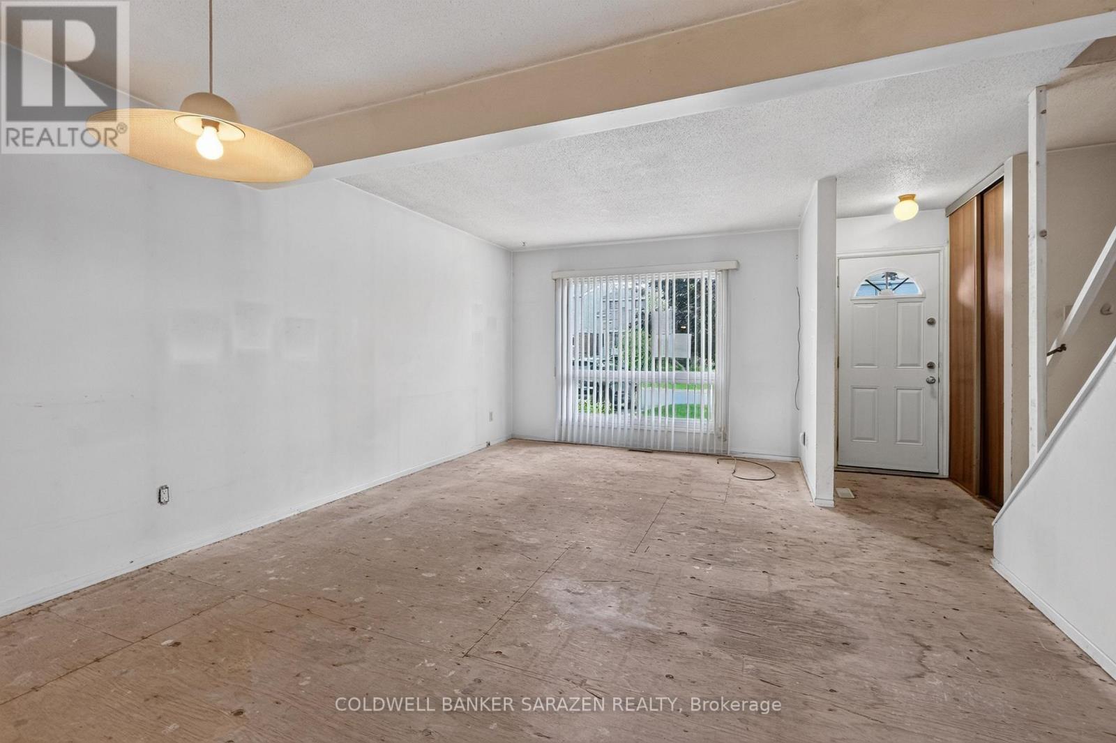 2027 Kelden Crescent, Ottawa, Ontario  K1B 4Y1 - Photo 8 - X13718208