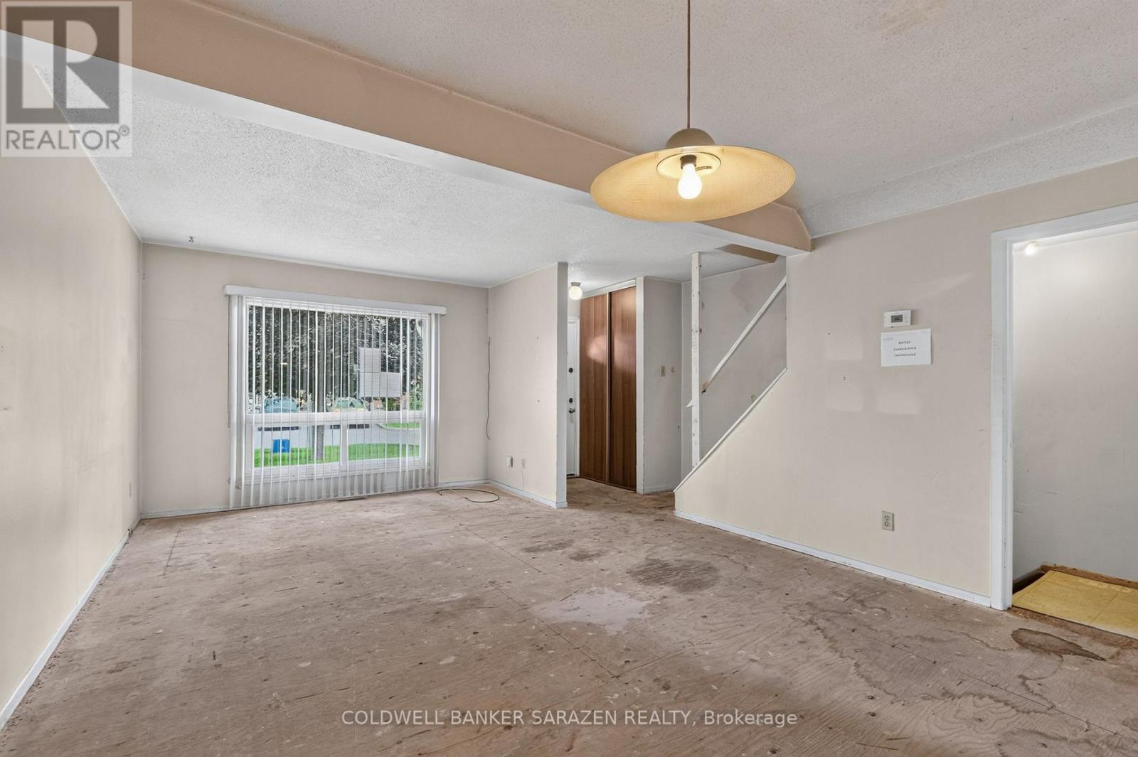 2027 Kelden Crescent, Ottawa, Ontario  K1B 4Y1 - Photo 9 - X13718208