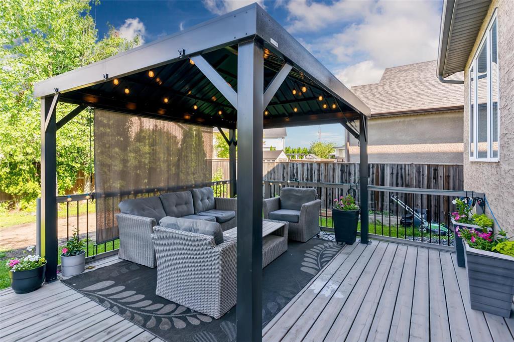 15 Helen Mayba Crescent, Winnipeg, Manitoba  R3W 0C4 - Photo 38 - 202621443