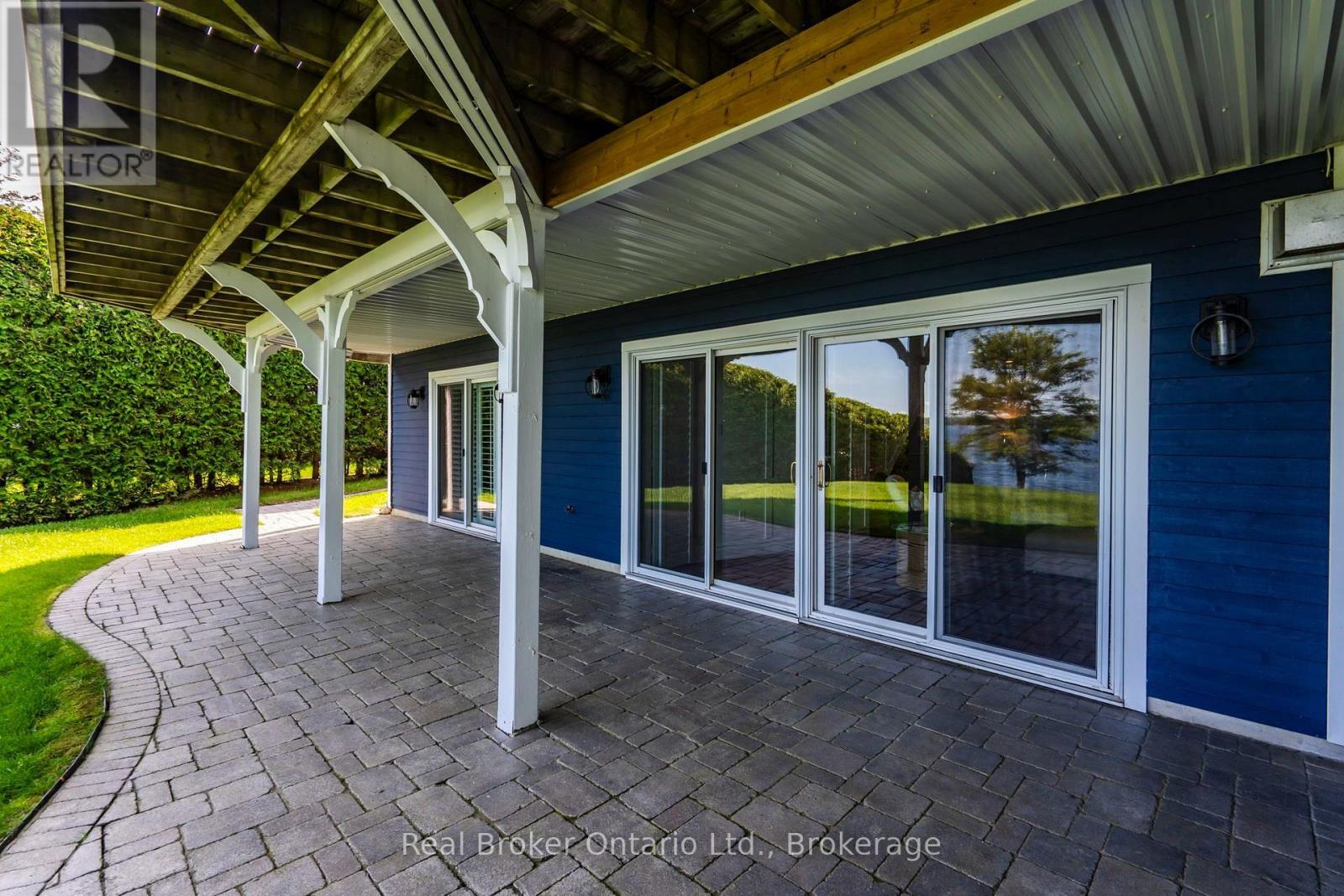 192 Gilwood Park Drive, Penetanguishene, Ontario  L9M 1Z6 - Photo 2 - S13717852